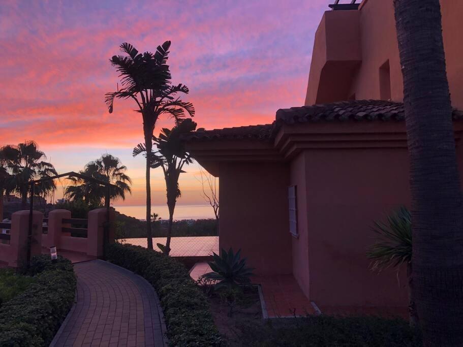 Schoenes Penthouse Mit Meerblick Pura Vida Bahia de Casares Kültér fotó