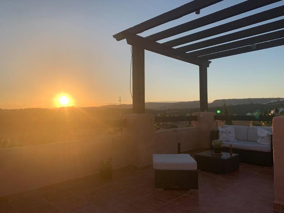 Schoenes Penthouse Mit Meerblick Pura Vida Bahia de Casares Kültér fotó